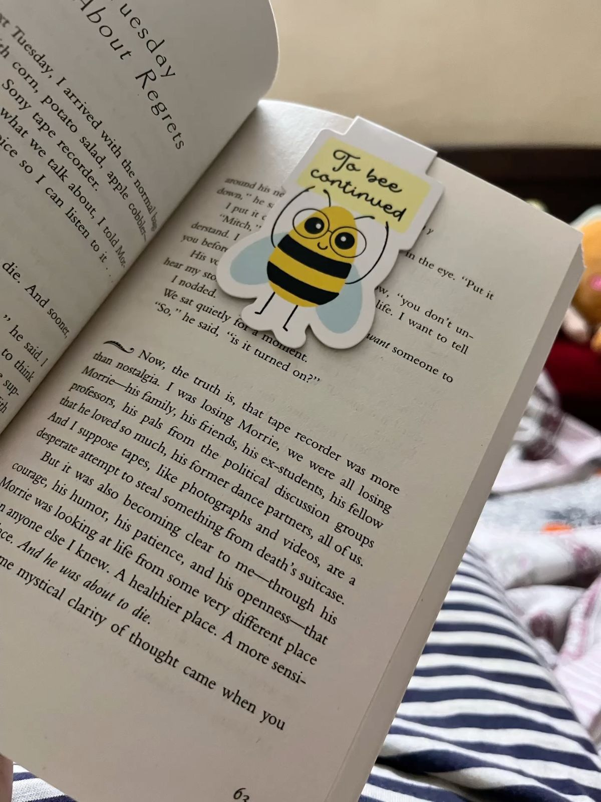 cute bee bookmark- "to be continued"